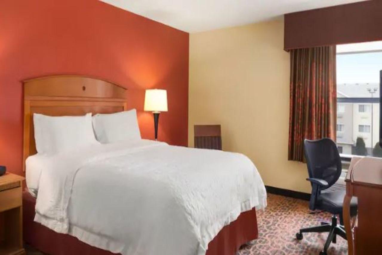 Hampton Inn Wichita-East Exterior photo