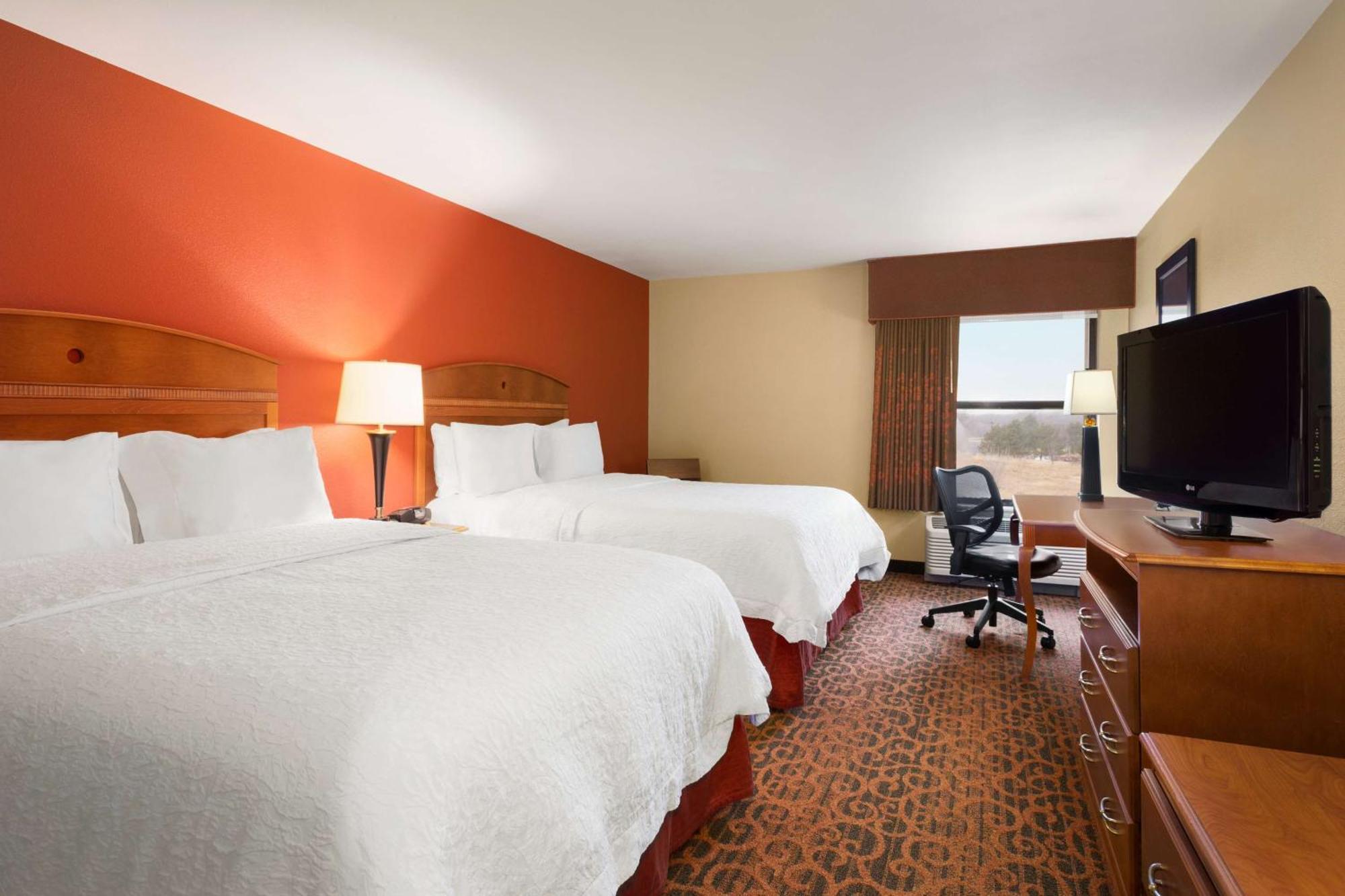 Hampton Inn Wichita-East Exterior photo