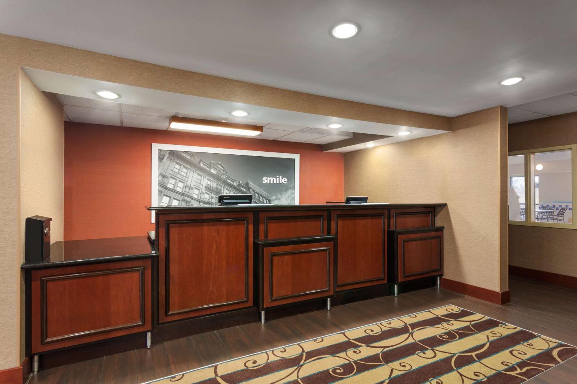 Hampton Inn Wichita-East Exterior photo