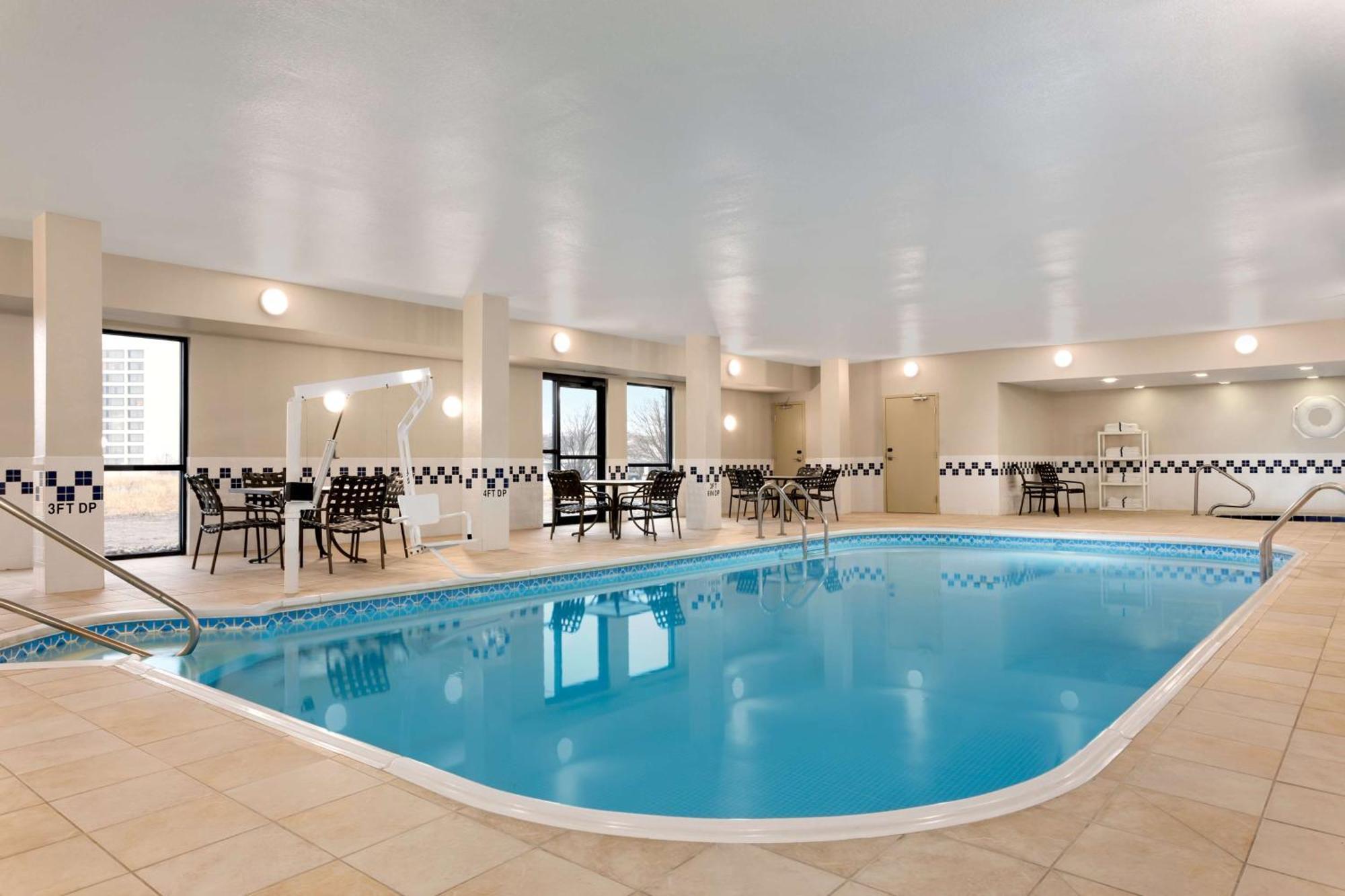 Hampton Inn Wichita-East Exterior photo