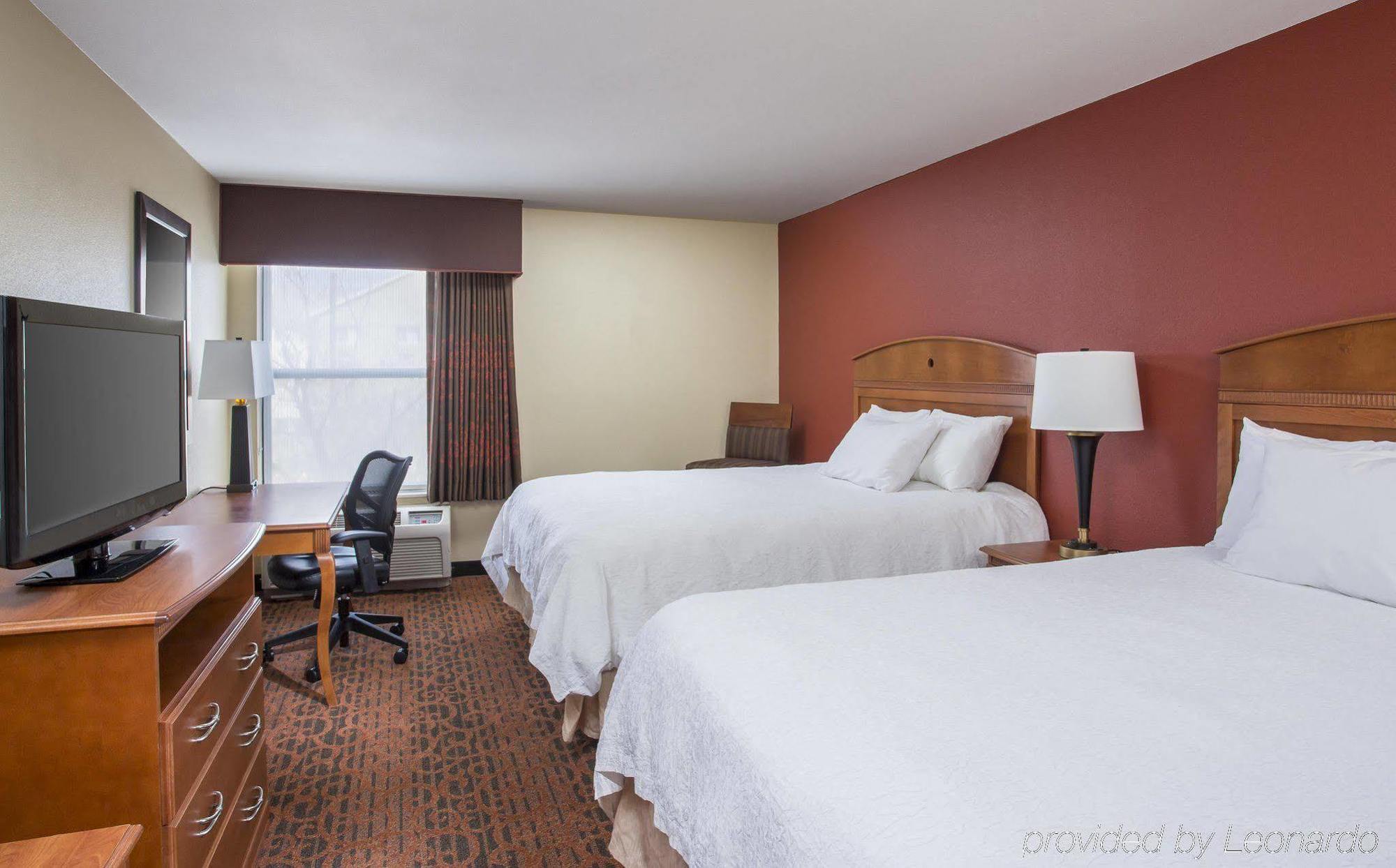 Hampton Inn Wichita-East Exterior photo